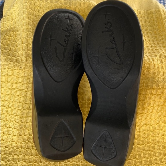 Clarks Shoes Size 7 ½ M - Picture 4 of 6